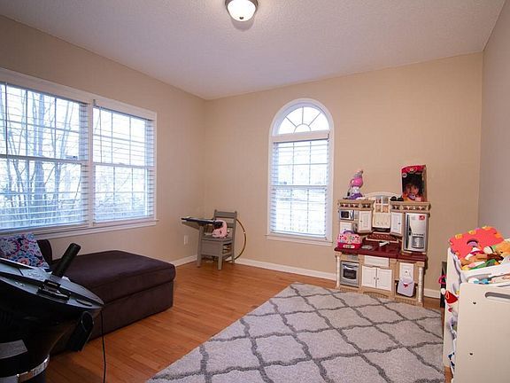 Greenview Drive 20.jpg